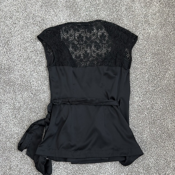 Banana Republic Factory Women’s Lace and Satin Black Blouse Wrap Top - Size XS - Picture 4 of 4